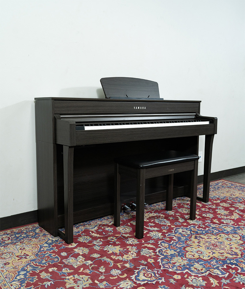 Yamaha CLP-635 Digital Piano Black SN: UCYO001003